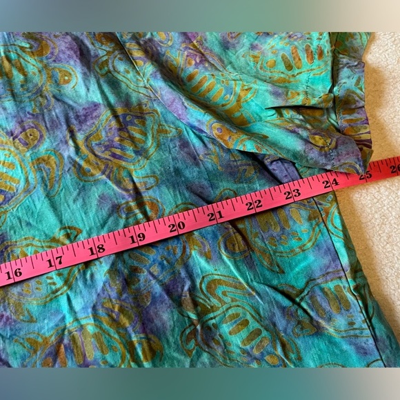 Batik Green Purple Top with gold sea turtle design. Women’s XXL - Picture 7 of 7